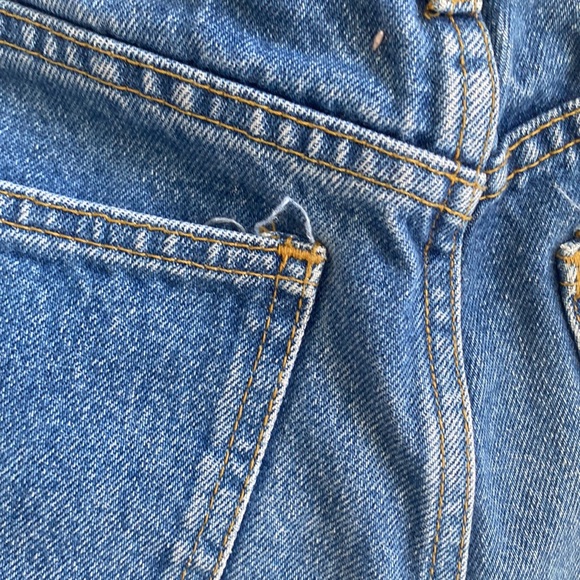 Vintage new legends mid rise capris! 🍇 - Picture 7 of 10